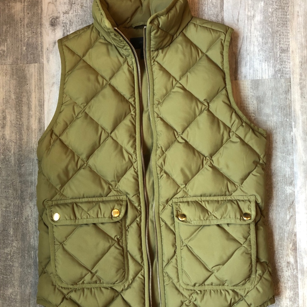 JCrew Excursion Quilted Vest Olive Green (size xs) - Picture 2 of 4
